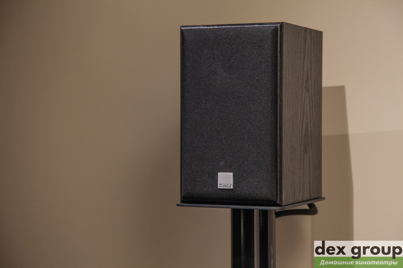 Домашний кинозал с караоке