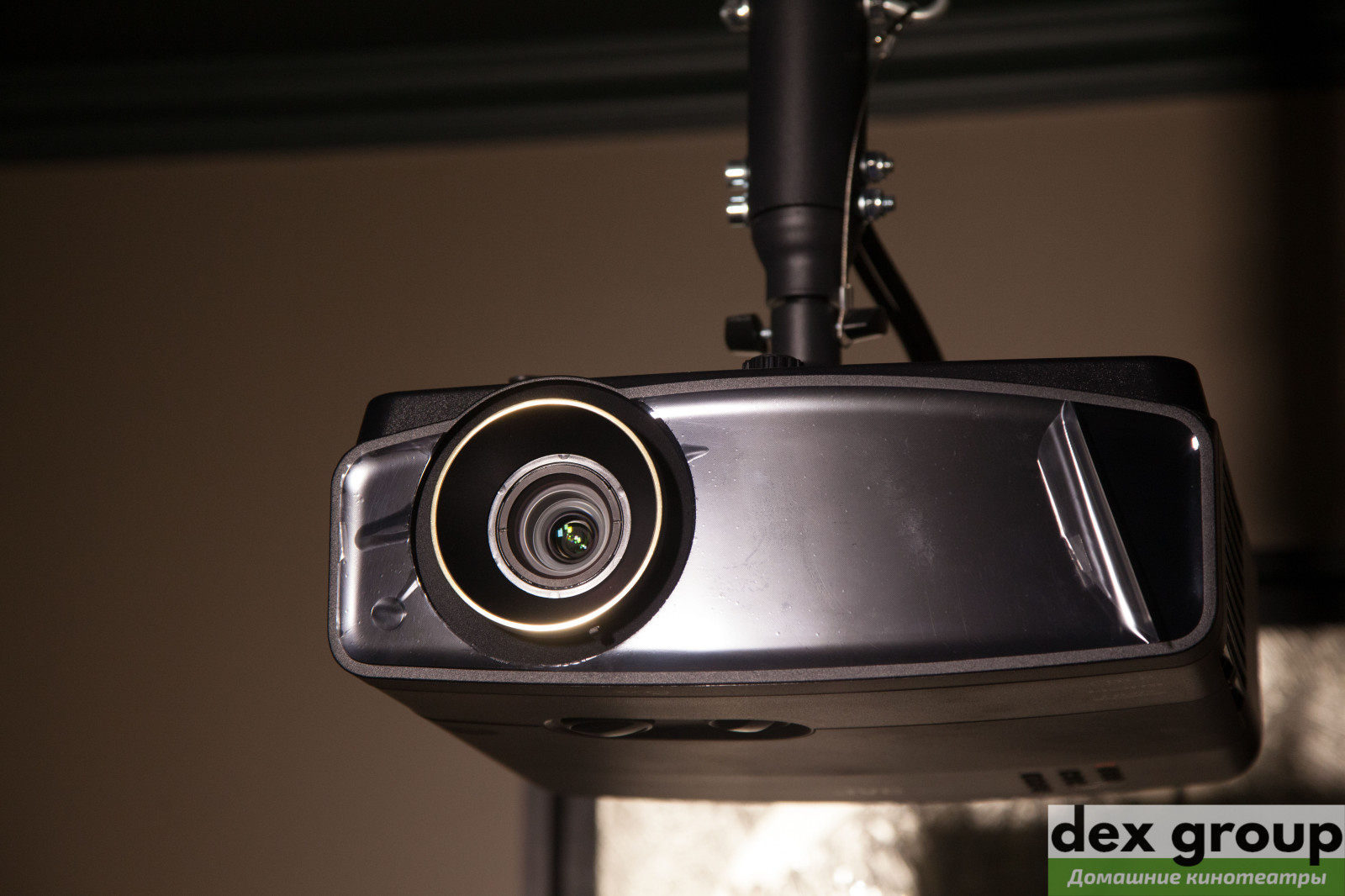 Домашний кинозал с караоке