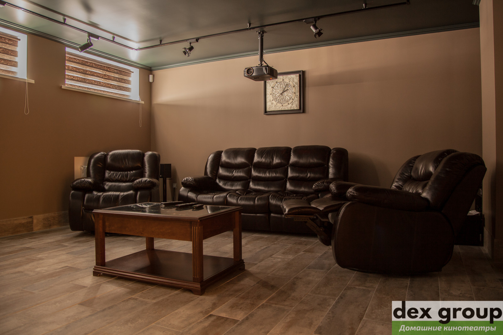 Домашний кинозал с караоке