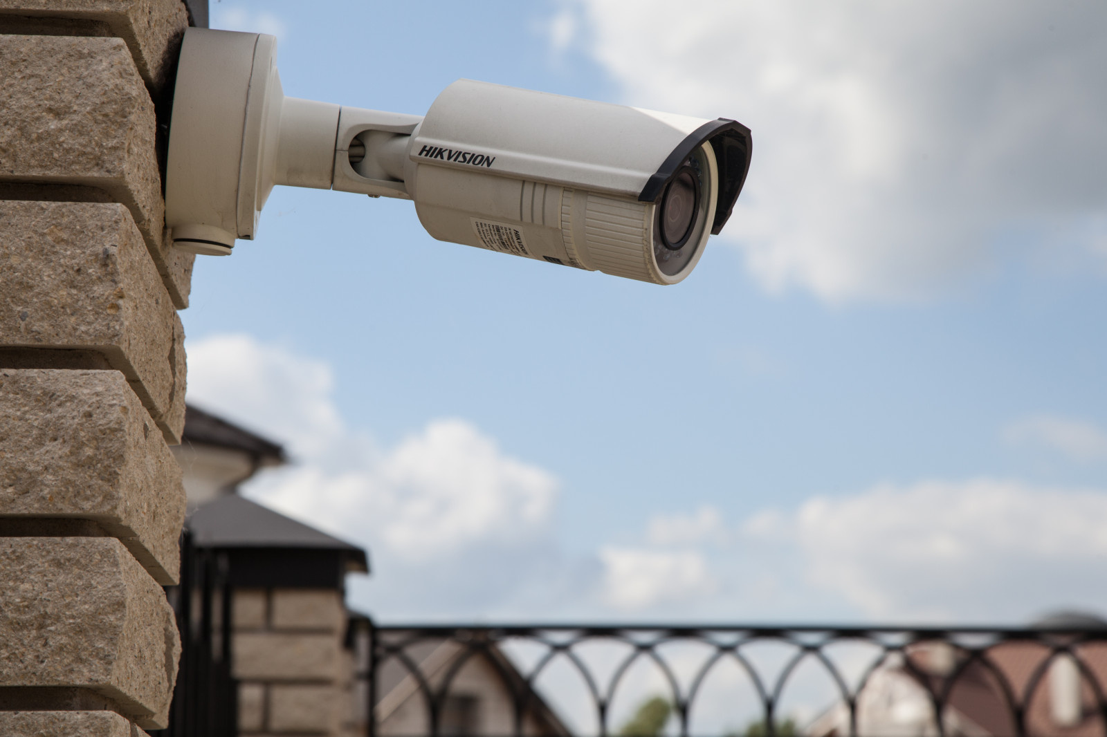 Уличное видеонаблюдение и IP домофон