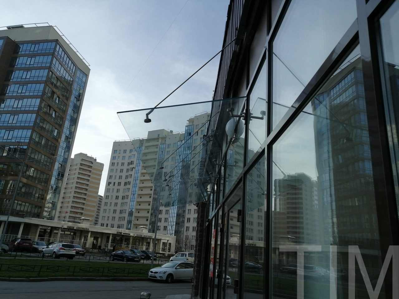 Обложка проекта: Стеклянные козырьки для магазина МАГНИТ