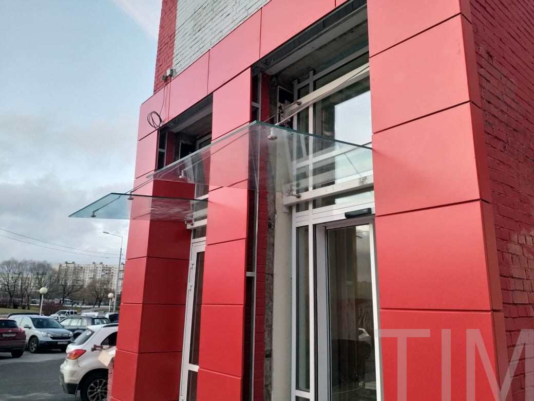 Обложка проекта: Козырек из закаленного триплекса для магазина "МАГНИТ"