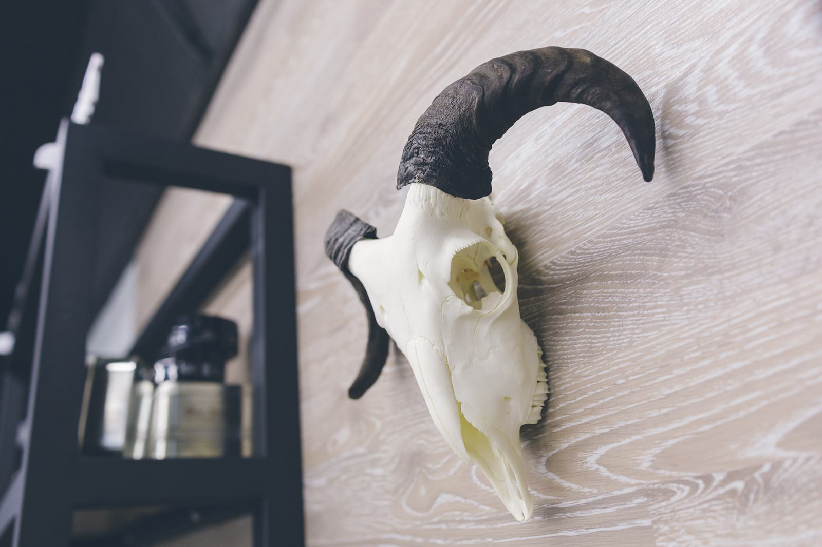 мебель для HeadHunters Barbershop
