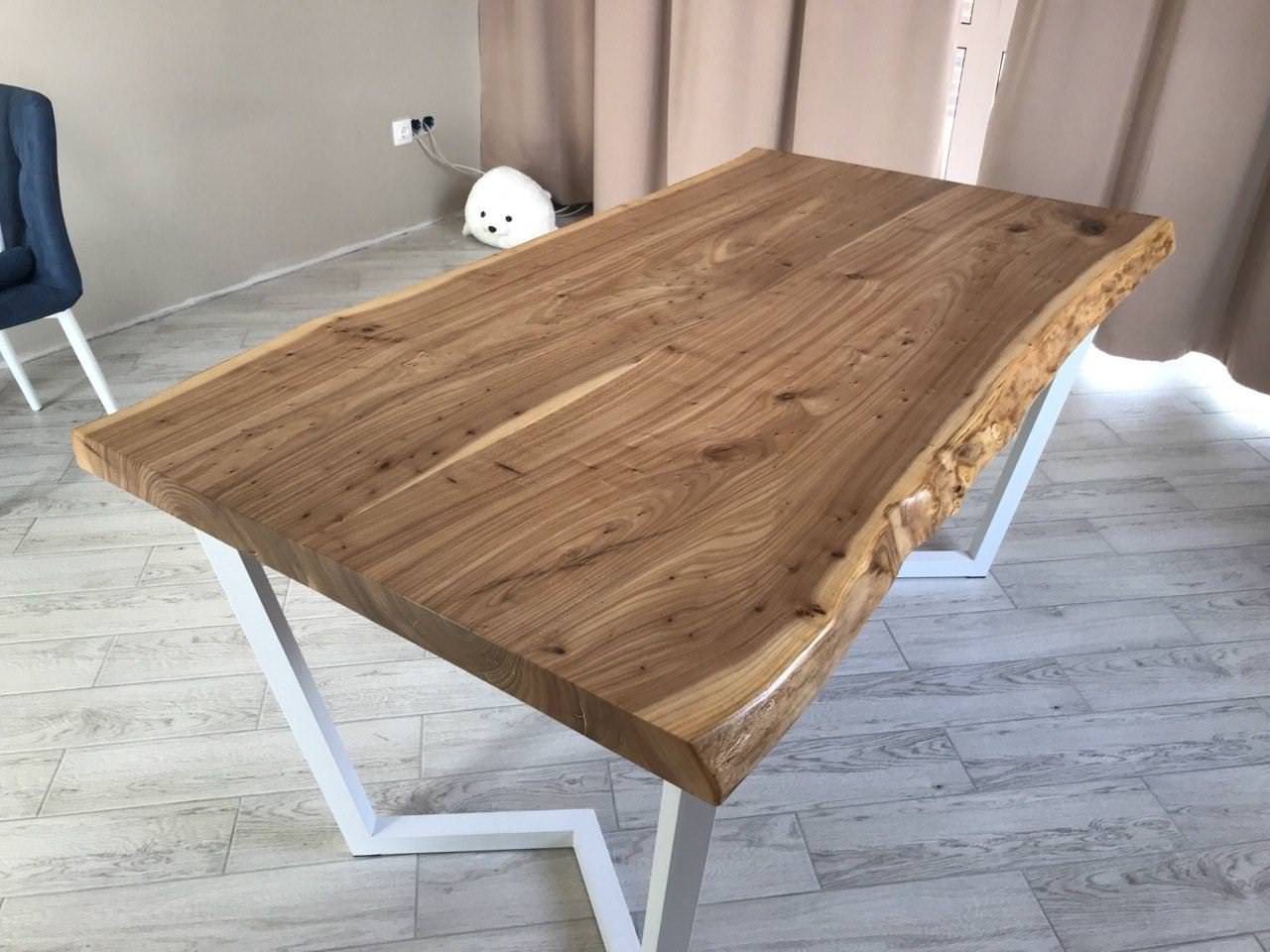 стол из слэба, белое подстолье