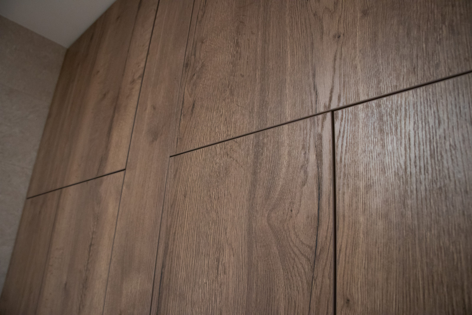 Встроенный шкаф в ванну. Тумба под раковину