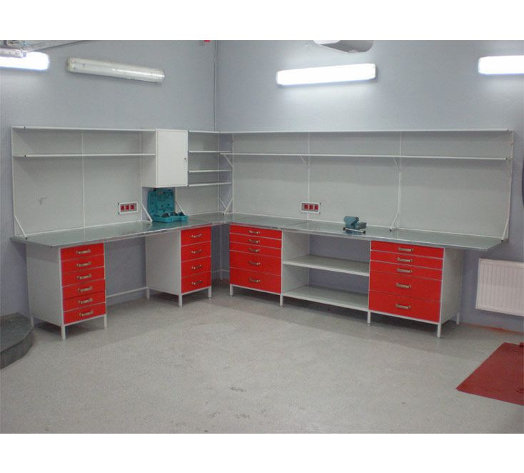 Обложка проекта: Угловой верстак с экраном