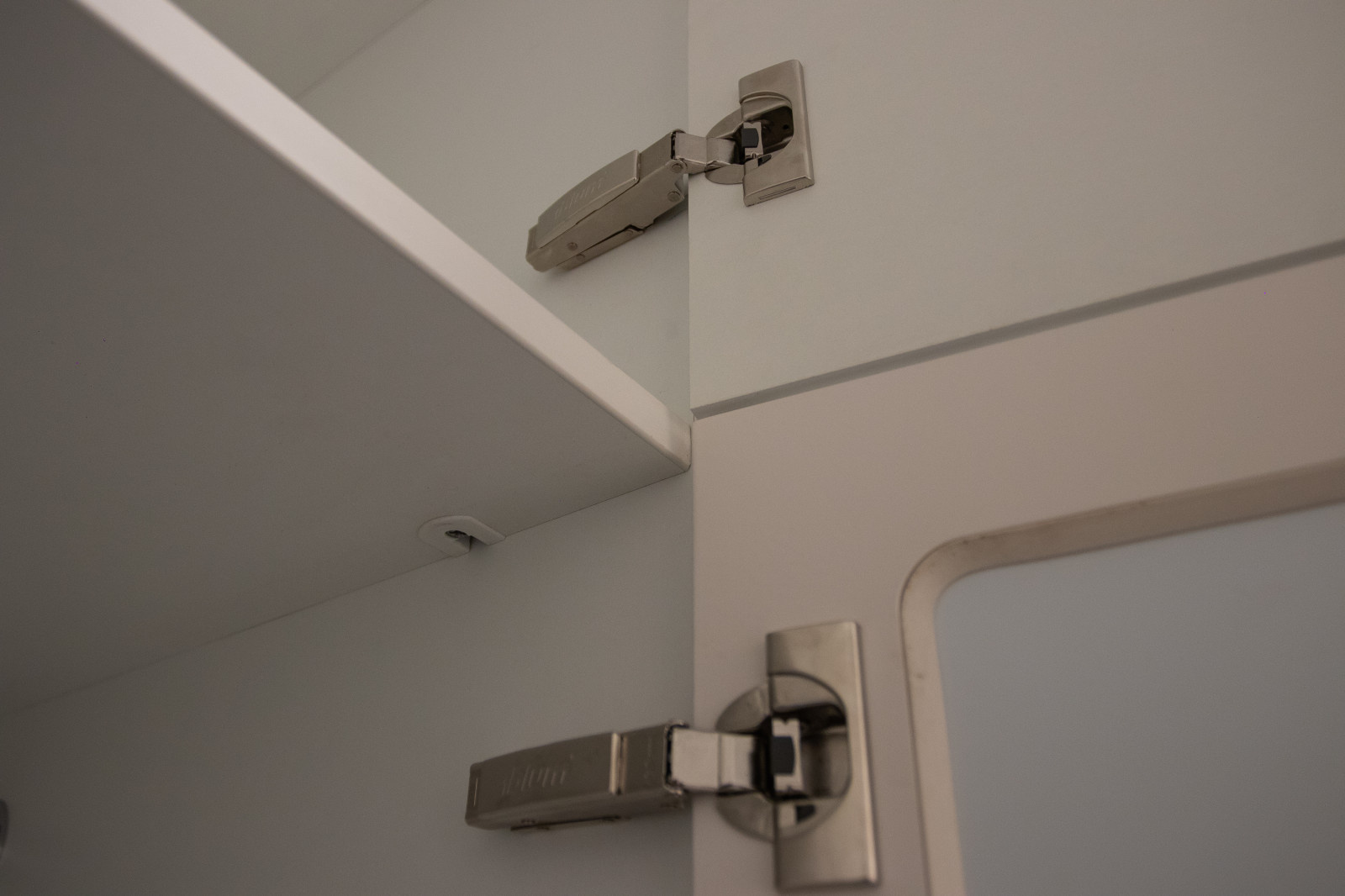 Прихожая в современной классике