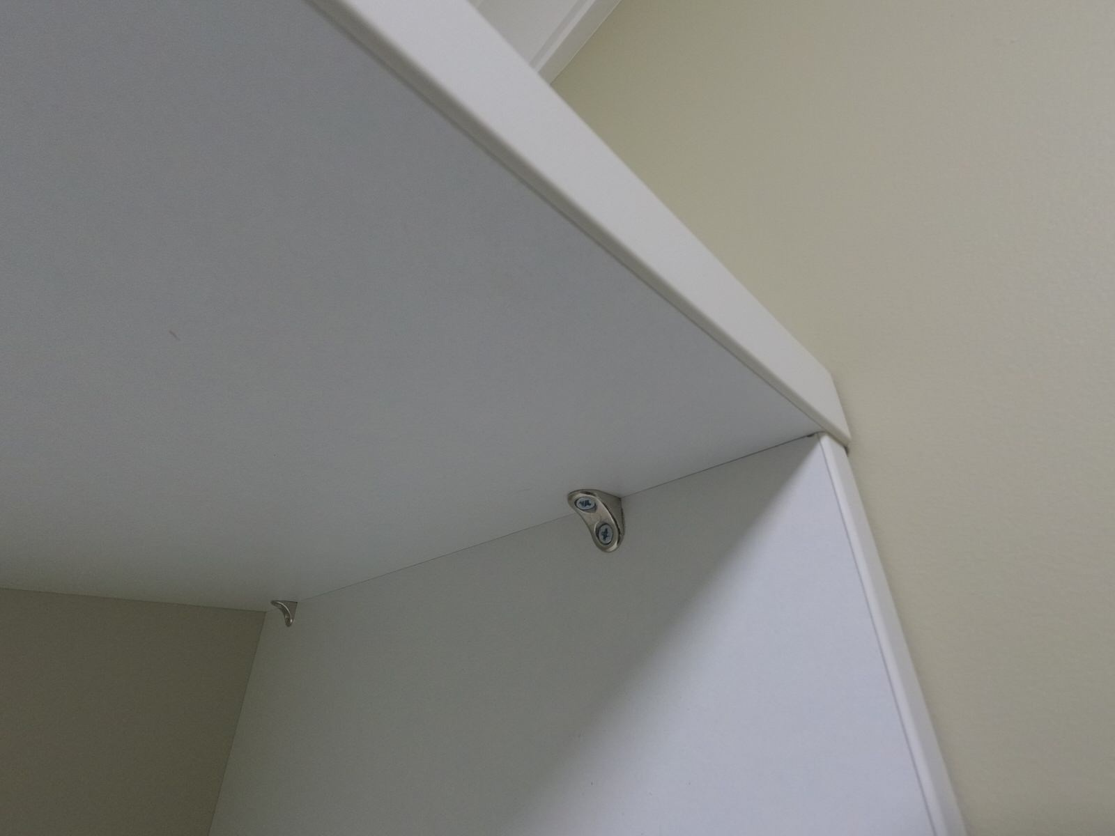 Двери-жалюзи в гардеробной