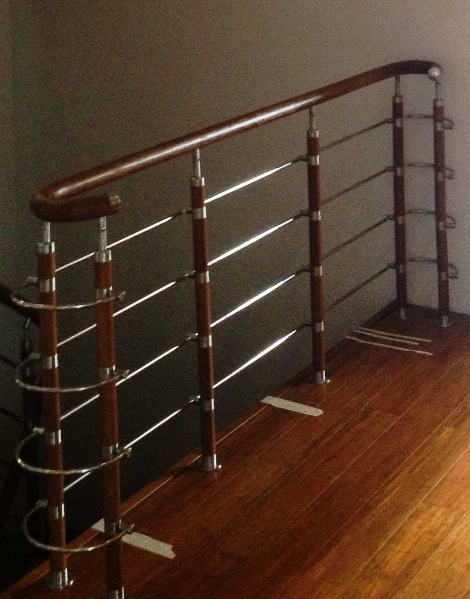 Красивое эксклюзивное  ограждение на заказ из массива дуба, и нержавеющей стали,