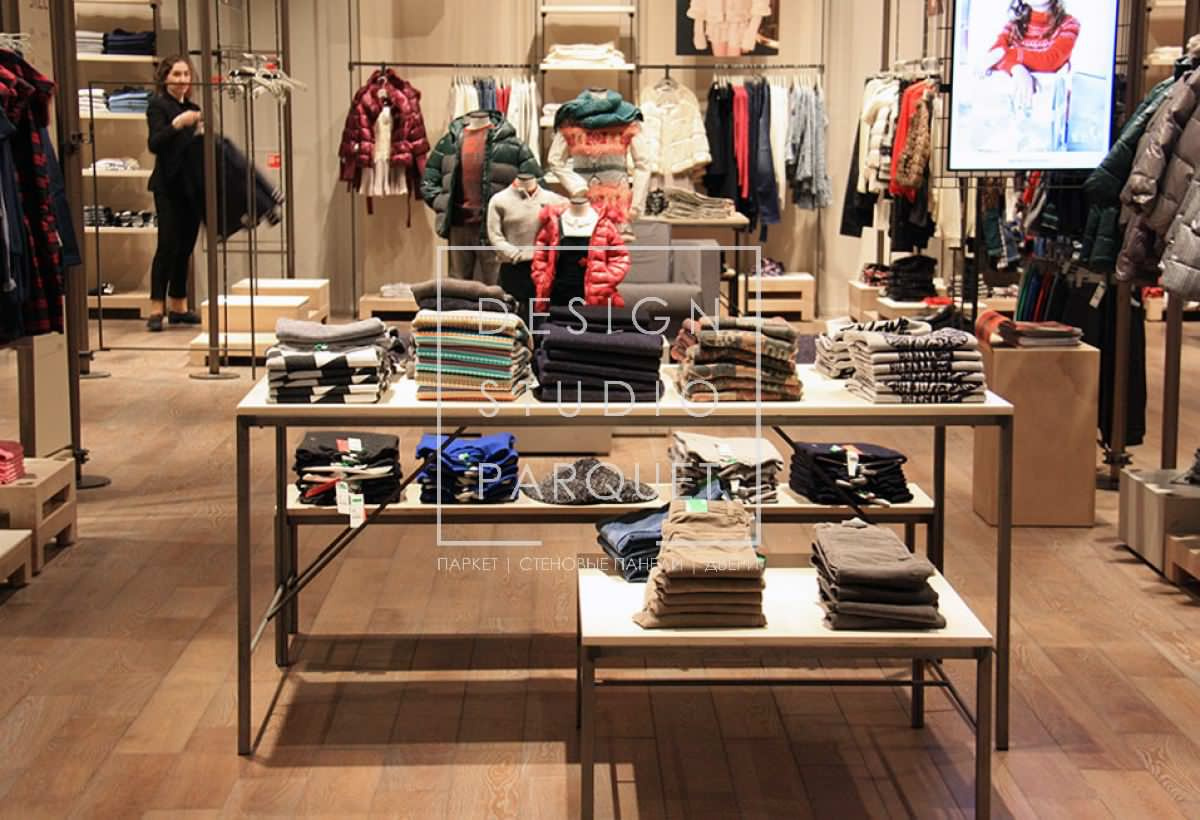 Магазин одежды United Colors of Benetton Store