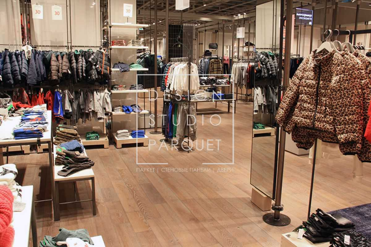 Магазин одежды United Colors of Benetton Store