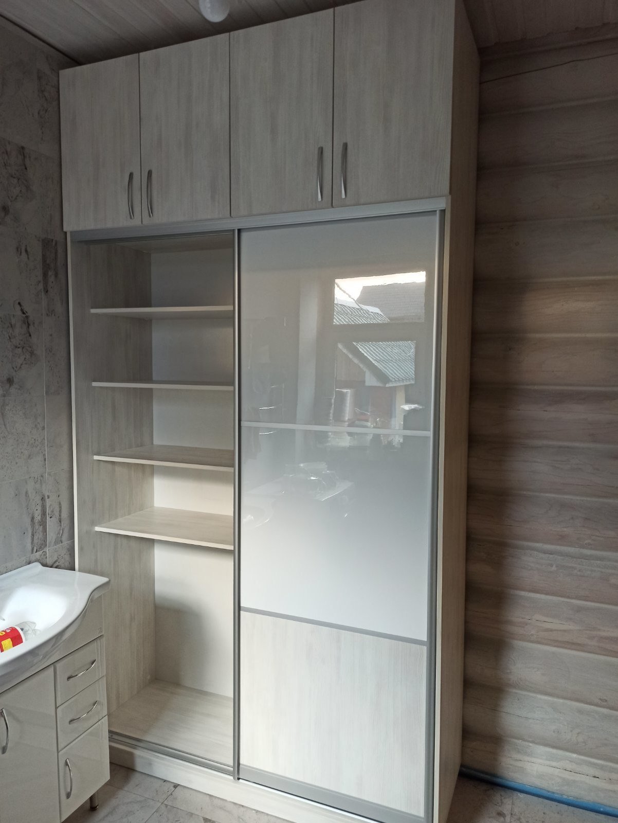 Шкаф в ванную комнату