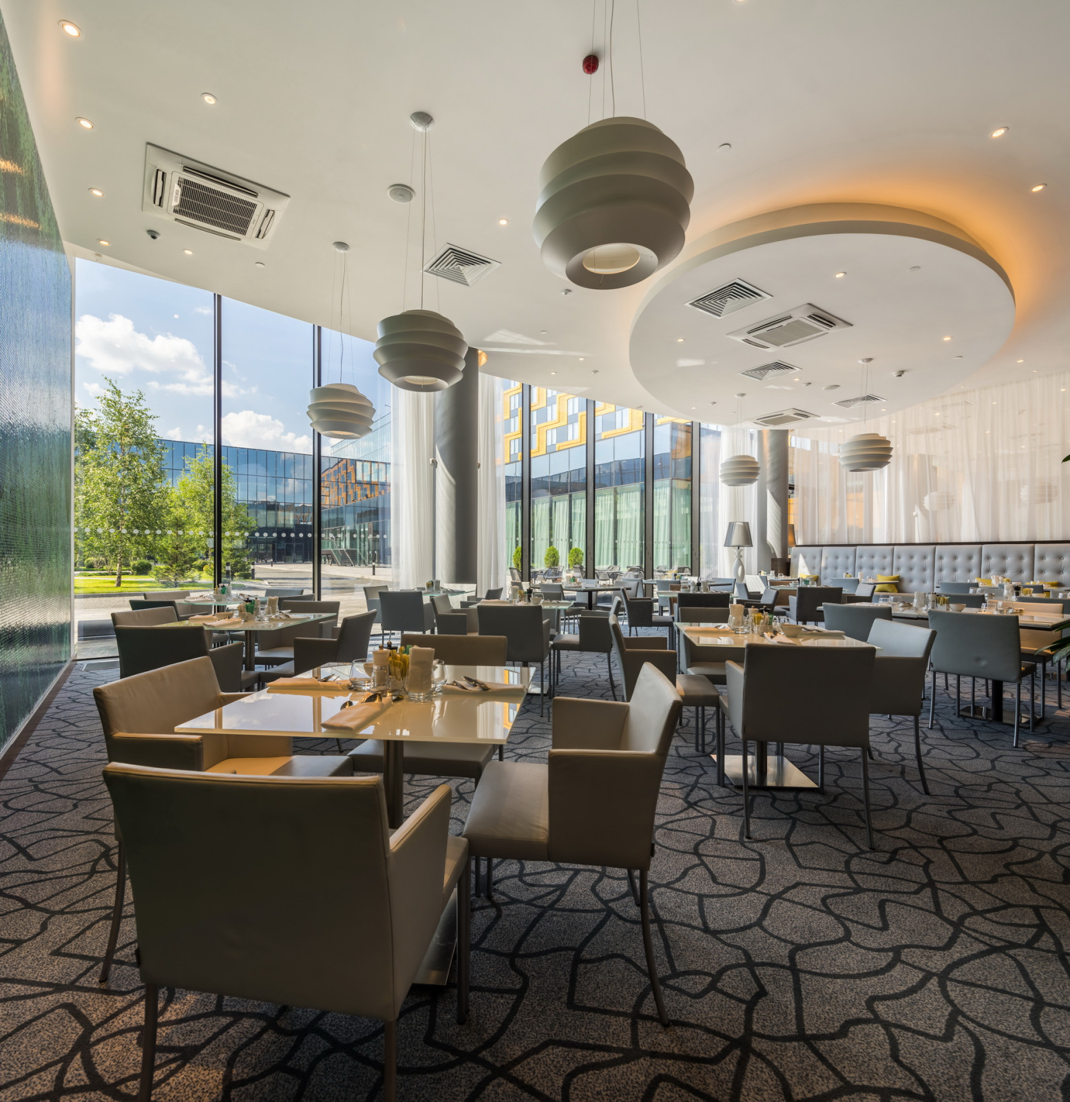 Ресторан "Samovar" в отеле "Hilton"