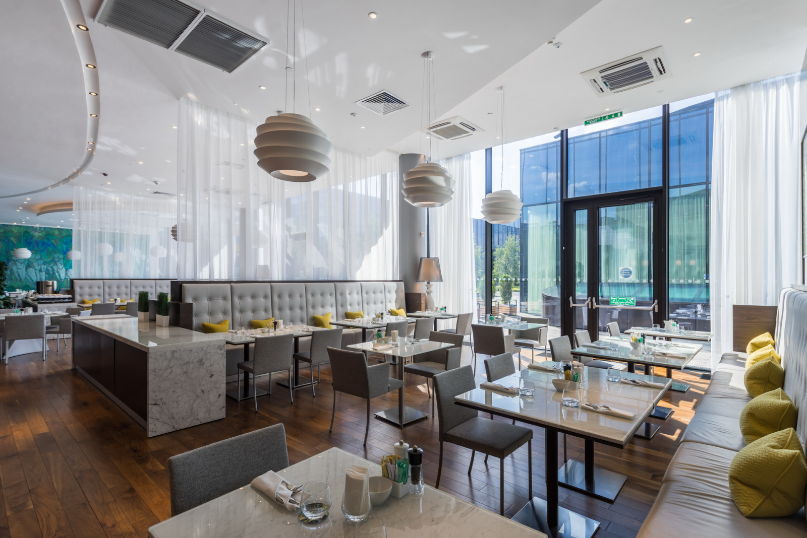 Ресторан "Samovar" в отеле "Hilton"