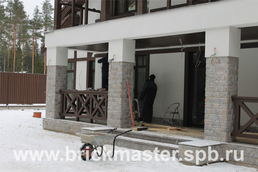 Загородный дом в стиле "Альпийское шале" из газобетона в Рощино.