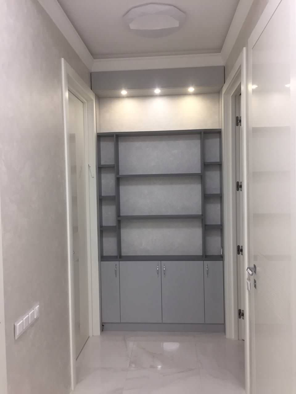 Под стеклом