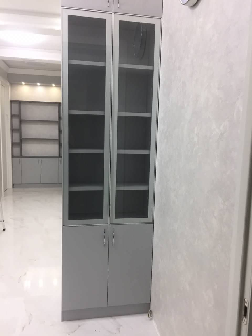 Обложка проекта: Под стеклом