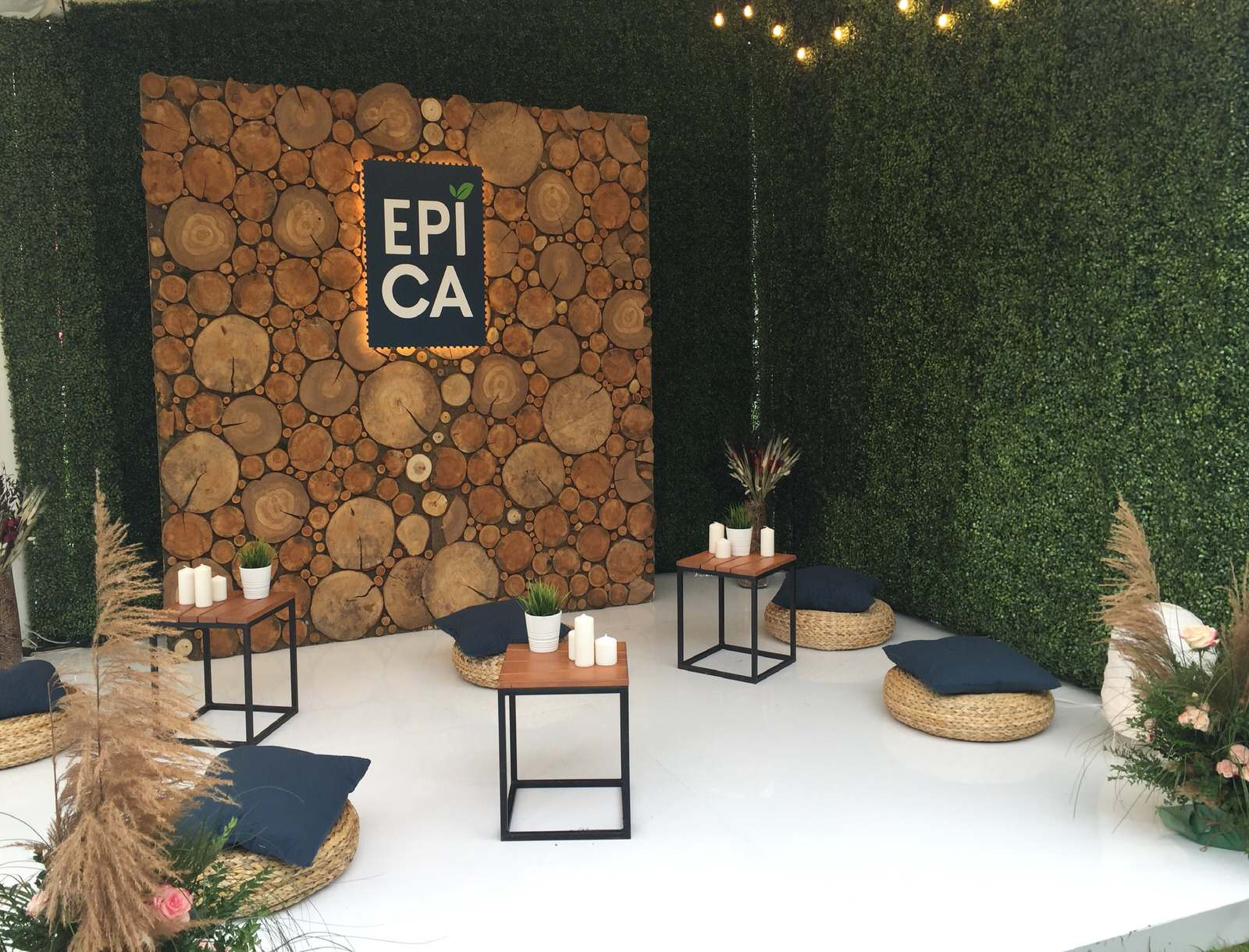 Аренда стены из искусственных растений для шатра Epica СПб