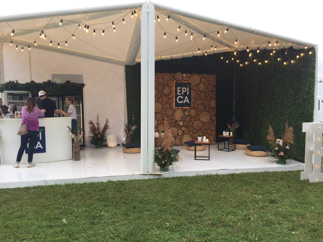 Аренда стены из искусственных растений для шатра Epica СПб