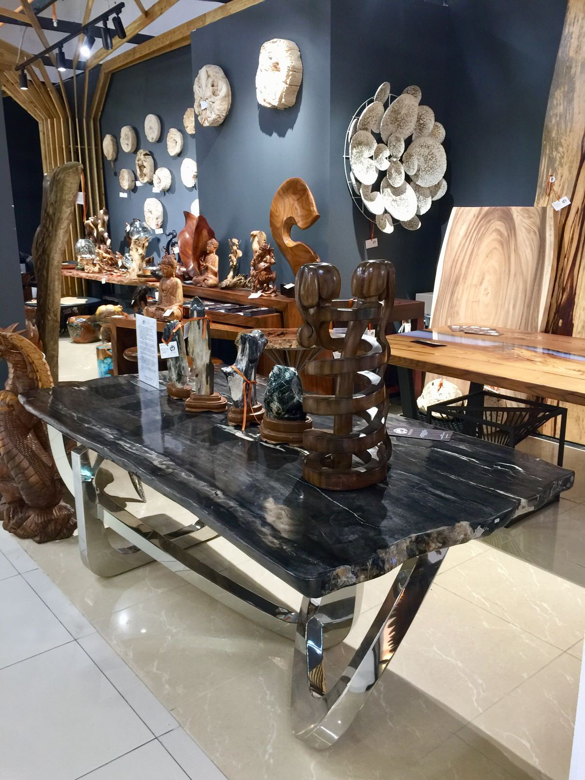 Мебель,декор из окаменелого дерева