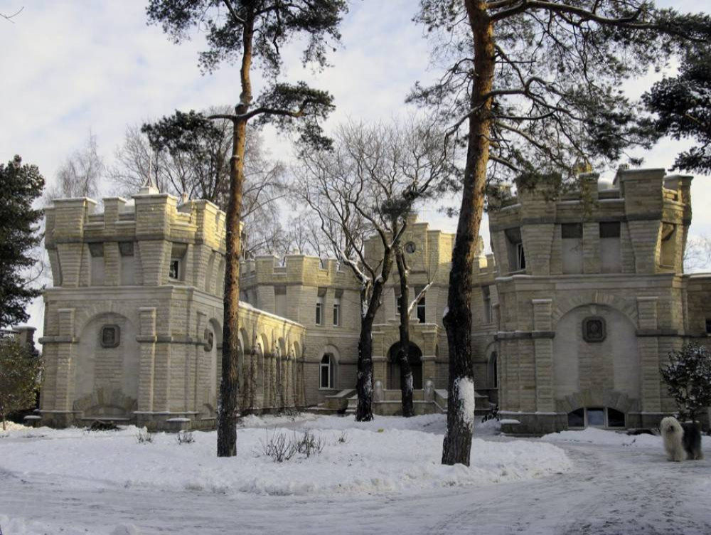 Частный дворцовый комплекс "Белый Замок"