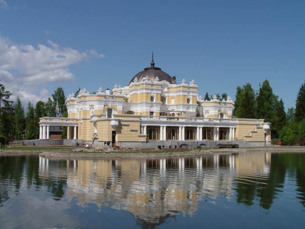 Частный дворцовый комплекс во Всеволожске