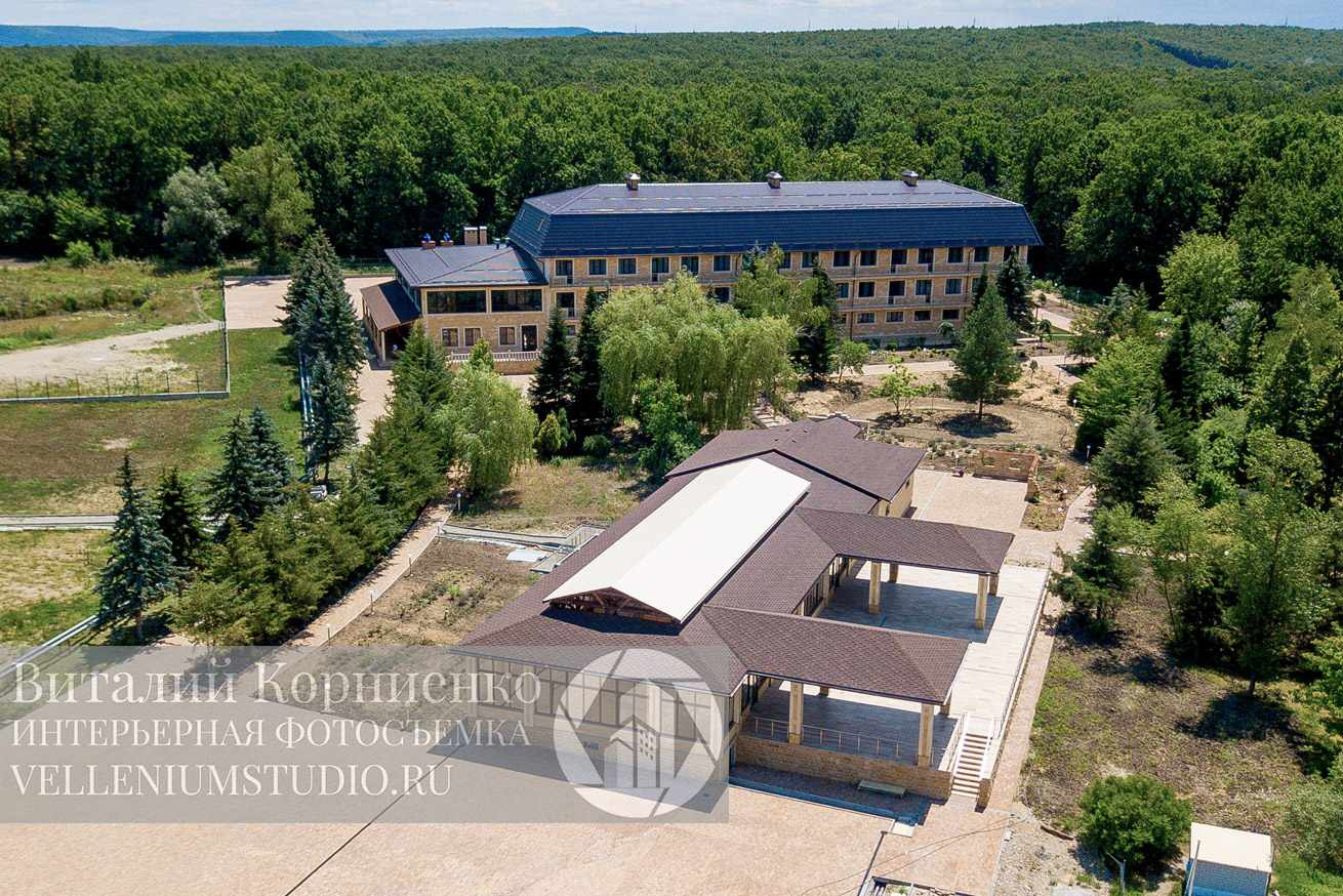 2019 год .Фотосъемка фасада отеля и его территорий