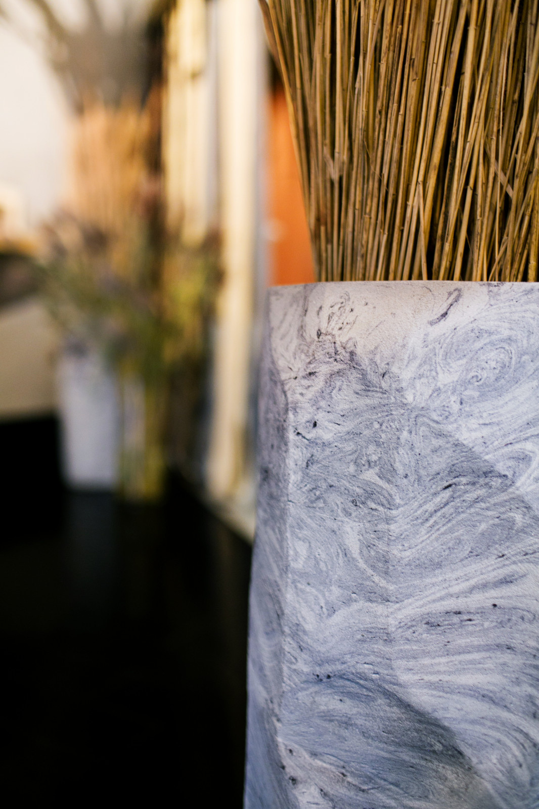 Вазоны напольные из бетона