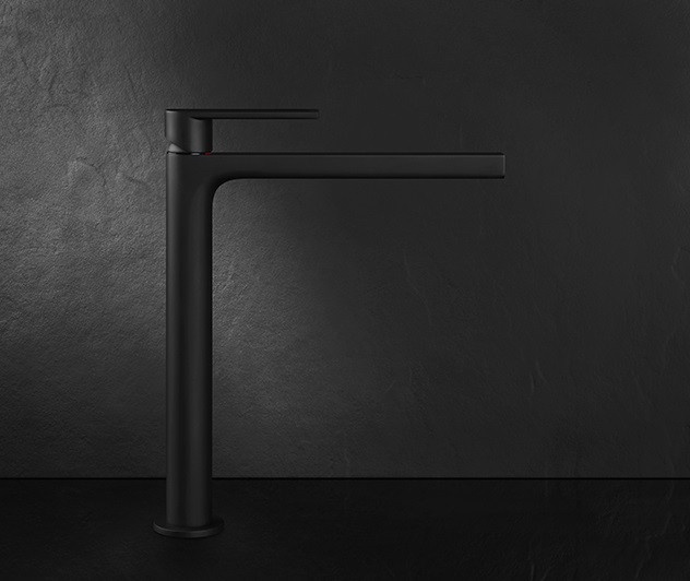 Обложка проекта: Черные смесители для ванной комнаты