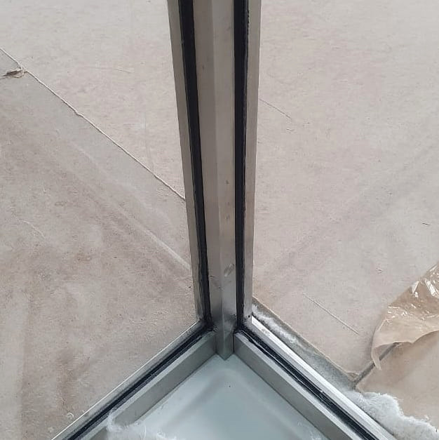 Перегородки высотой 3,6 м, собранные на Mwe_edelstahlmanufaktu