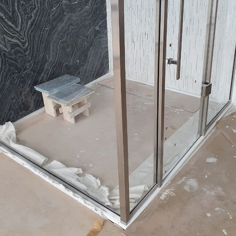 Перегородки высотой 3,6 м, собранные на Mwe_edelstahlmanufaktu