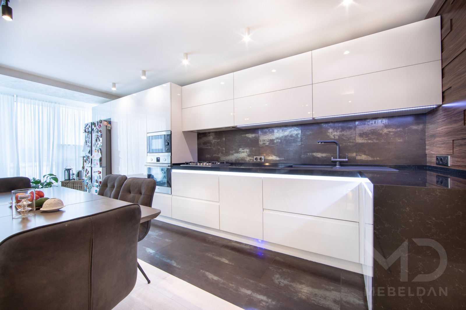 Кухня минимализм периметр 5,2м