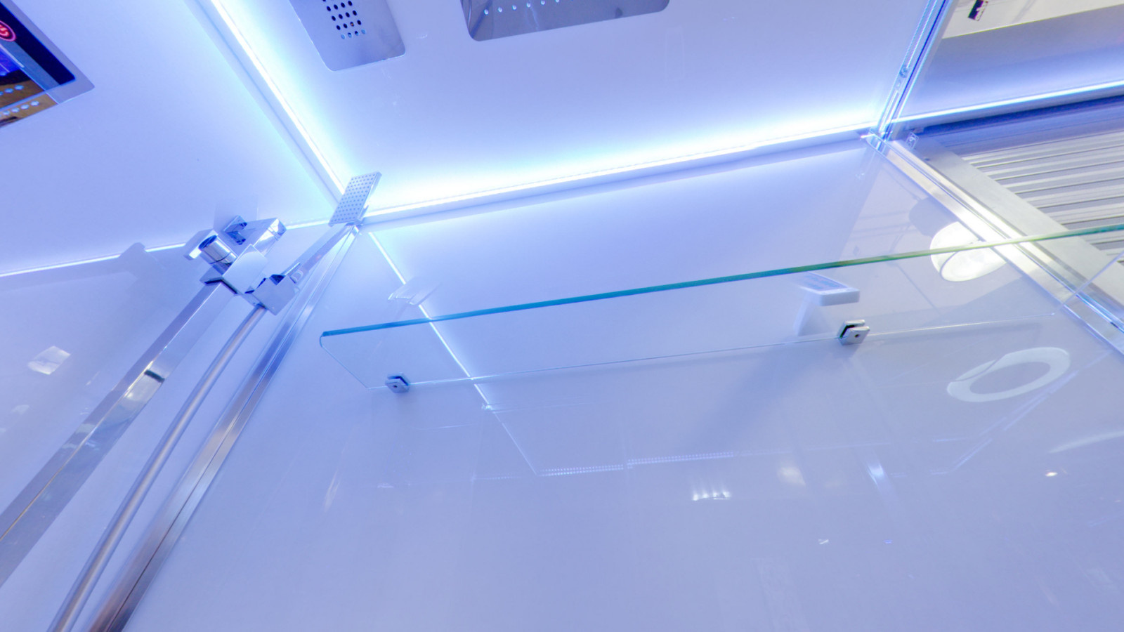 Душевая кабины ARMO в интерьере ванной комнаты