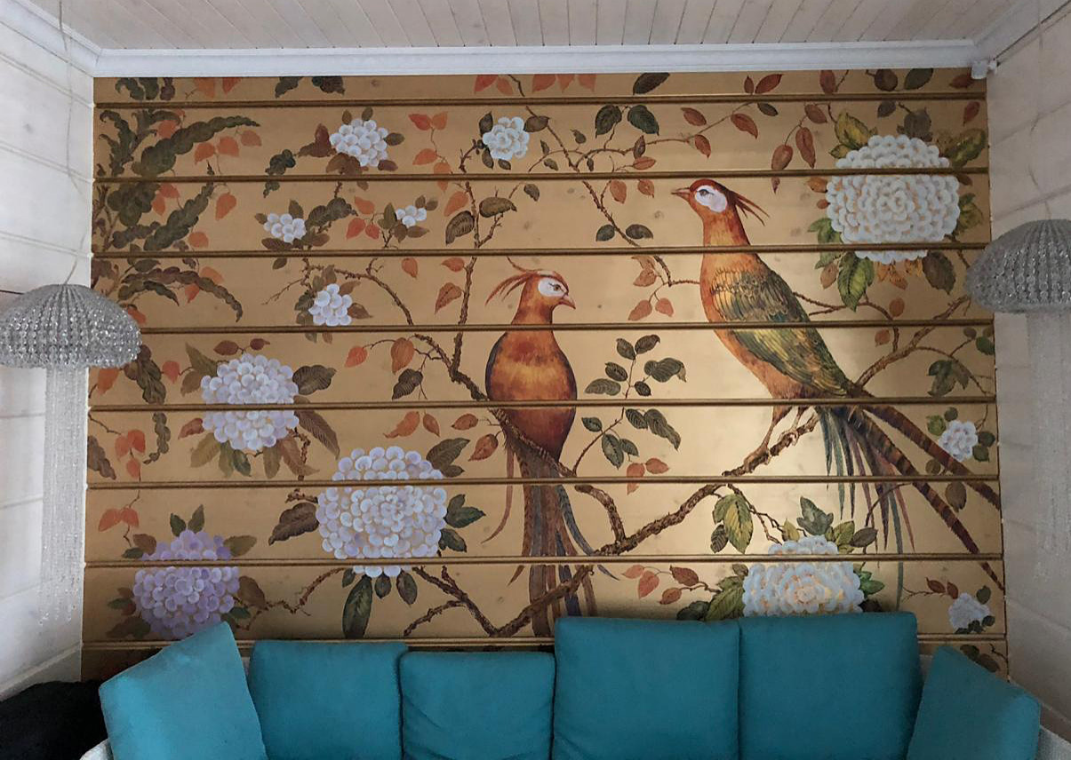 Роспись по брусу. Фазаны на золотом фоне.