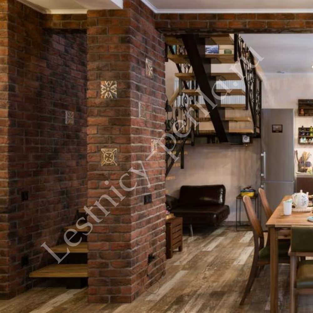 Лестница лофт с коваными перилами