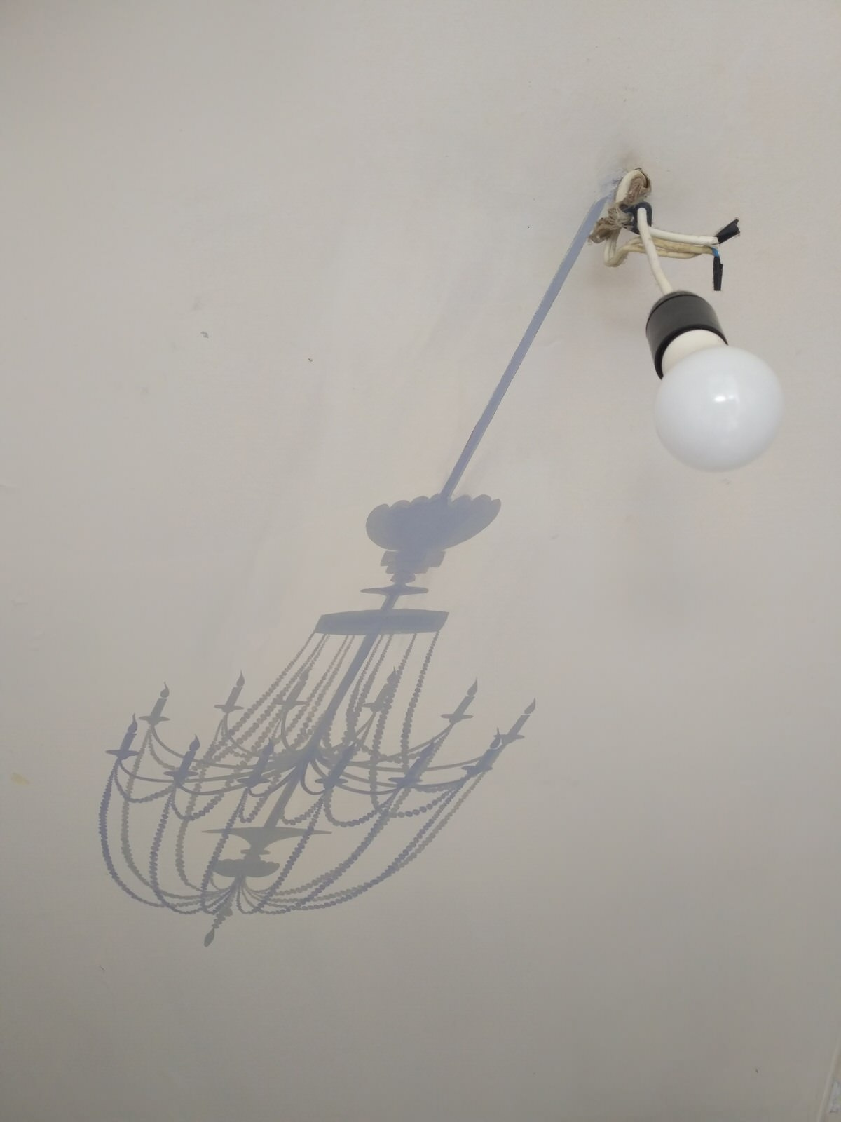 Обложка проекта: Тень на потолке.