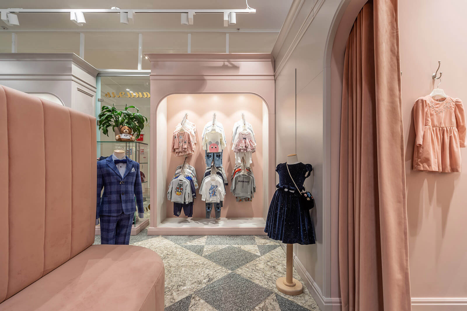 "Даниэль" - мультибрендовый бутик детской одежды