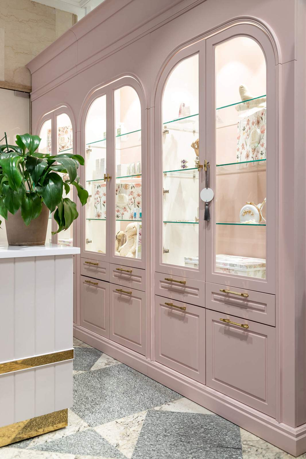 "Даниэль" - мультибрендовый бутик детской одежды