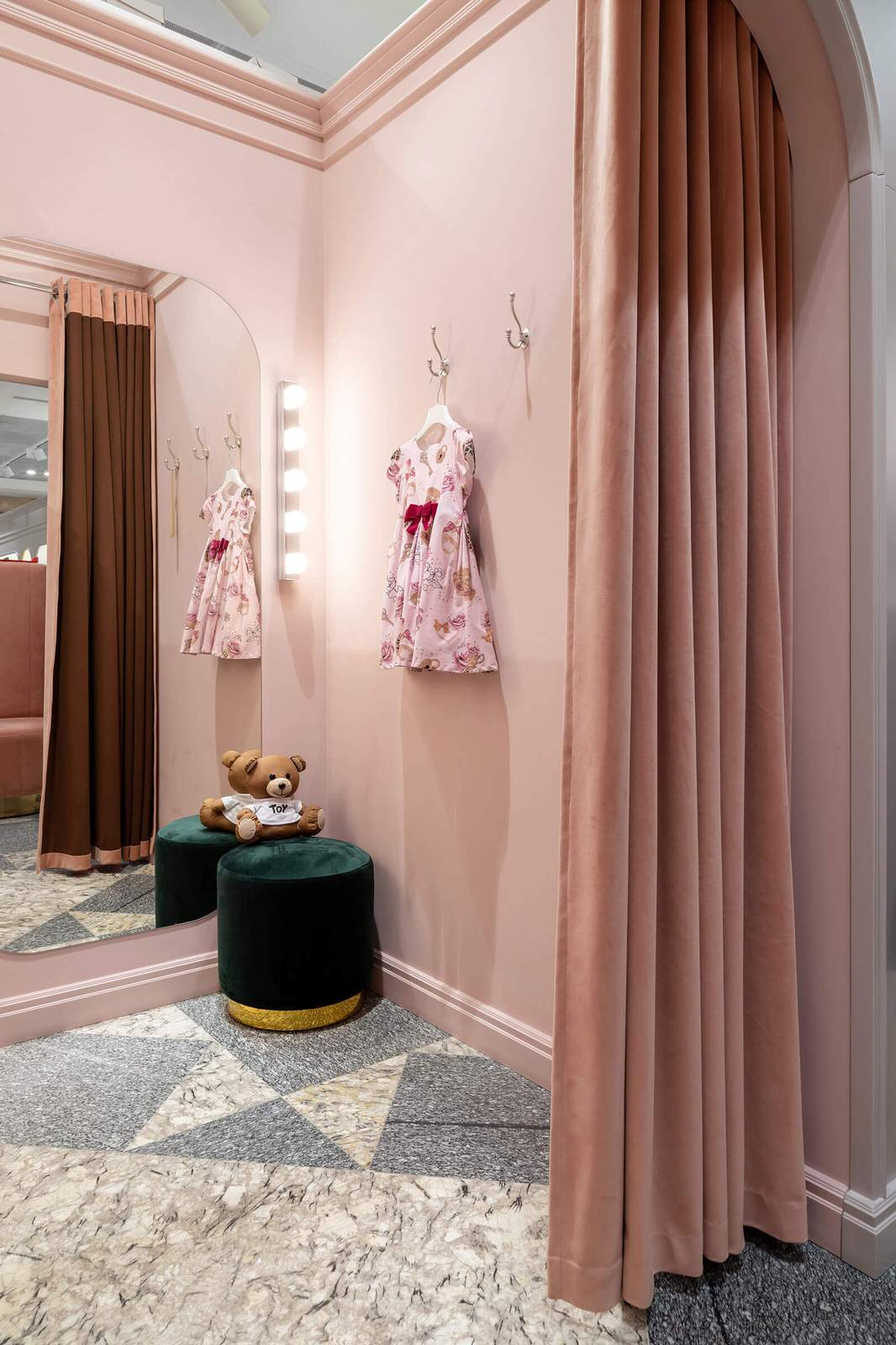 "Даниэль" - мультибрендовый бутик детской одежды