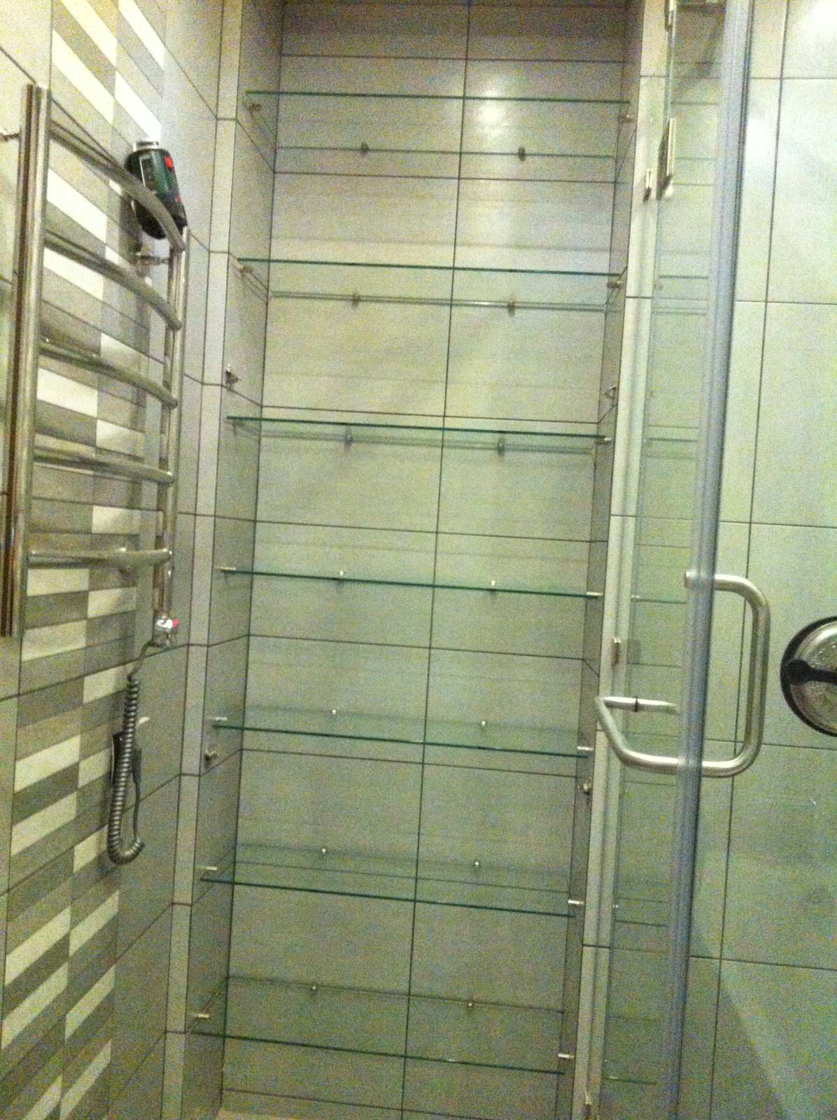 Полки из стекла