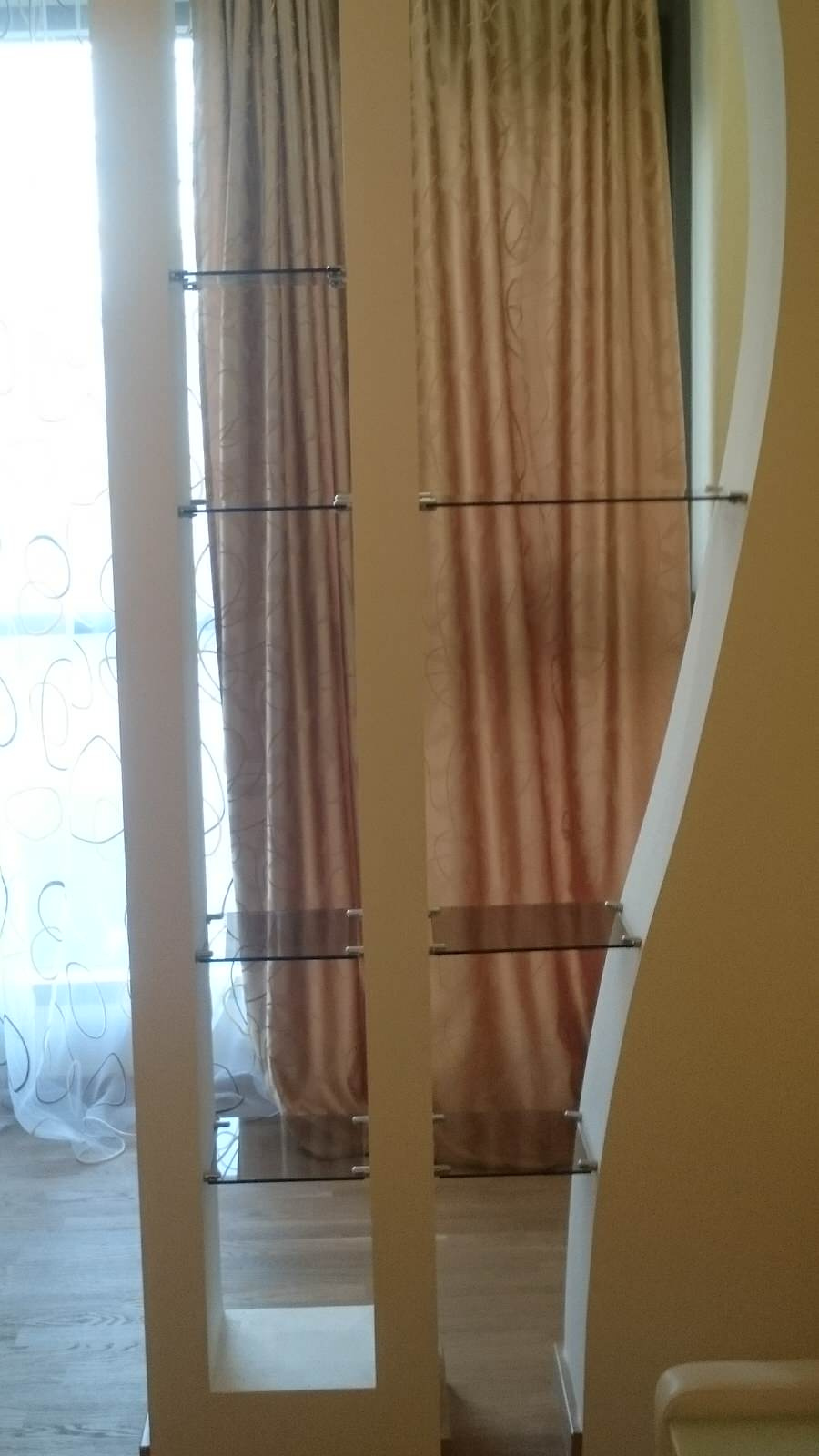 Полки из стекла