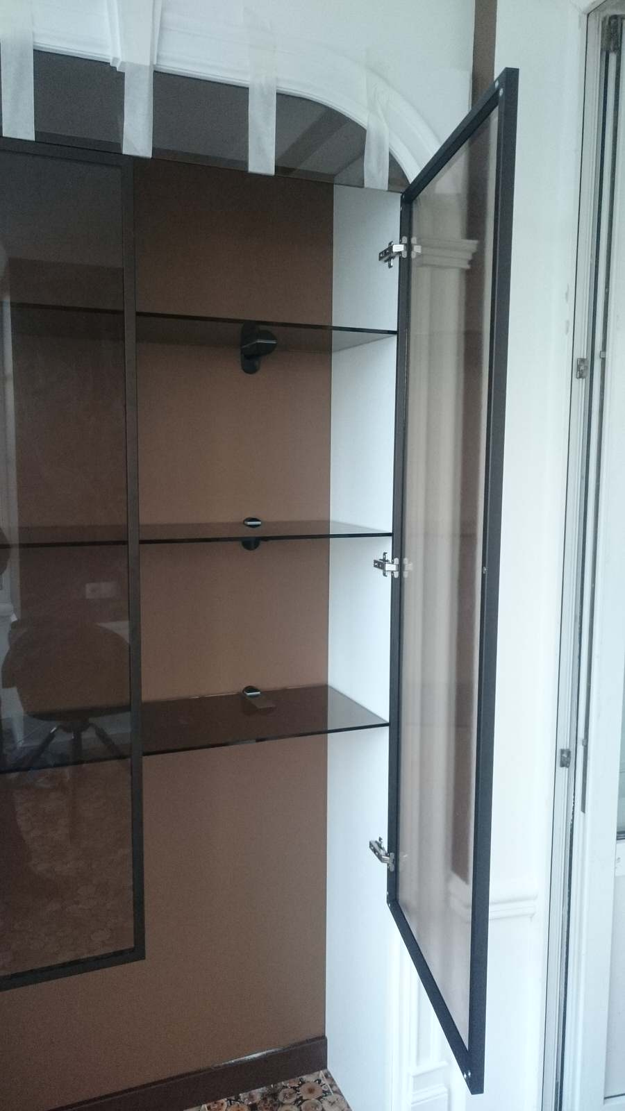 Полки из стекла