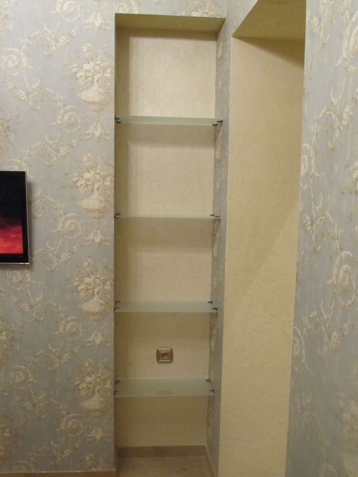 Полки из стекла