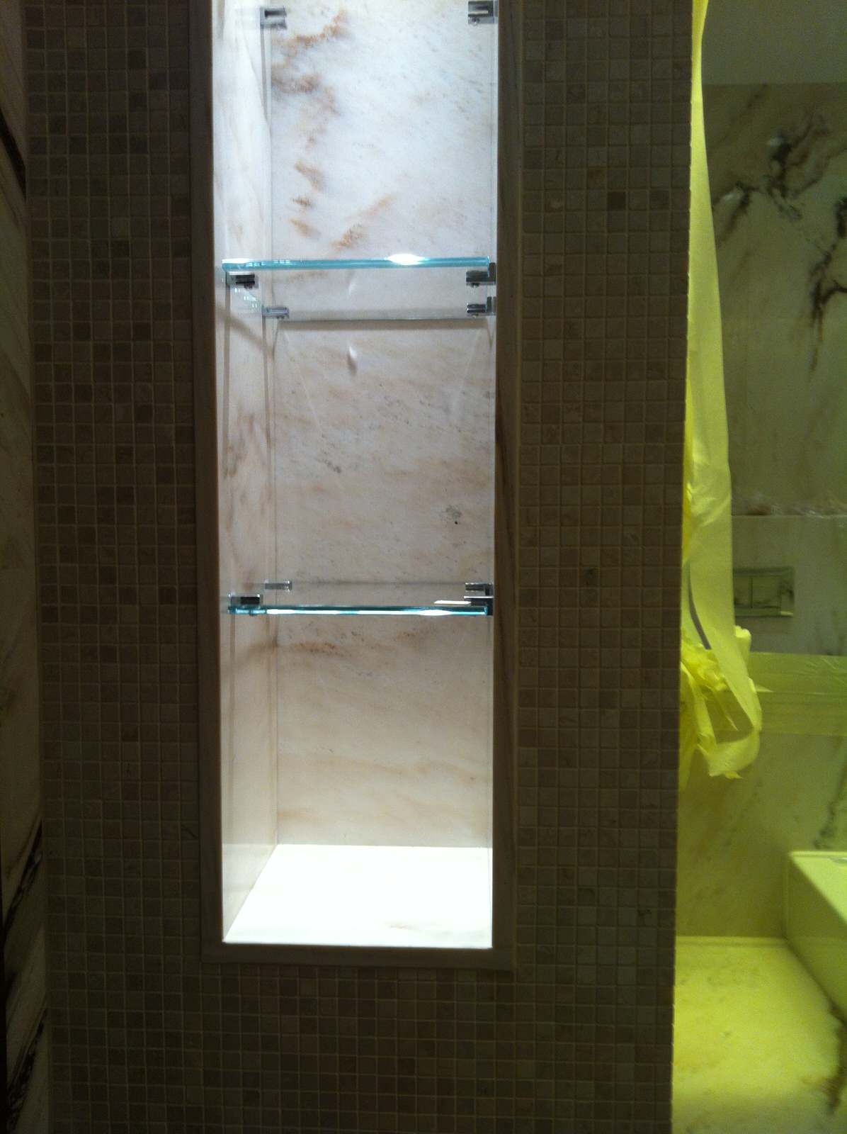 Полки из стекла