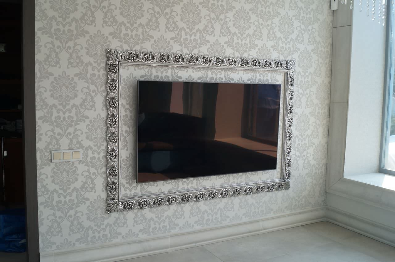 Телевизор в багете