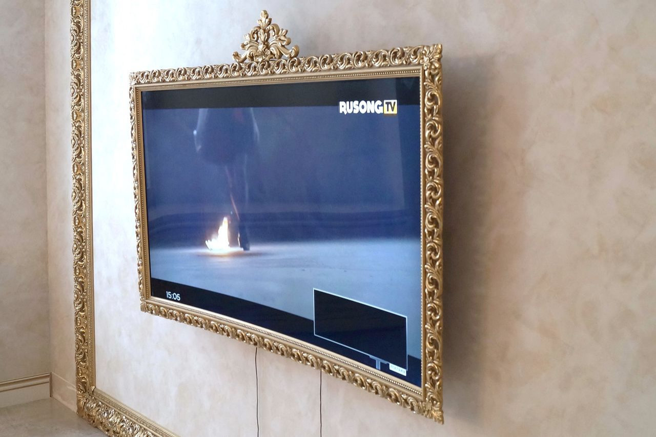 Телевизор в багете