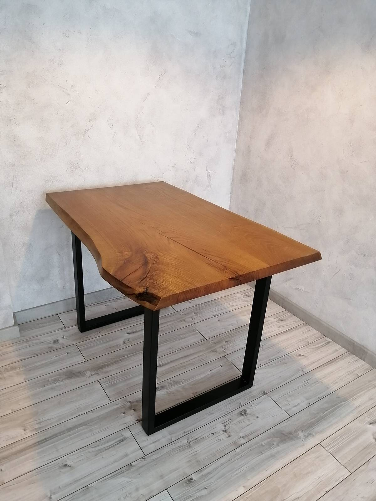 Обеденный стол из слэба в стиле loft