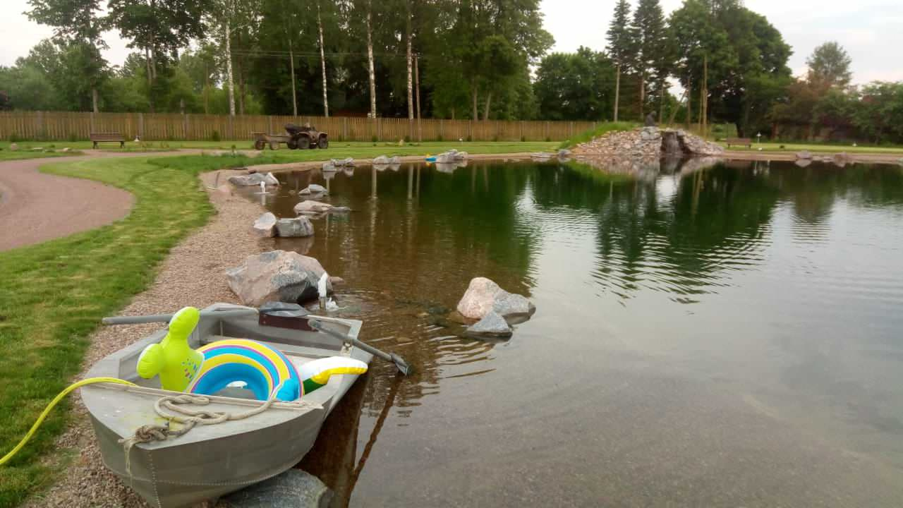 Плавательный водоём в п. Ручьи (Лен. обл.)