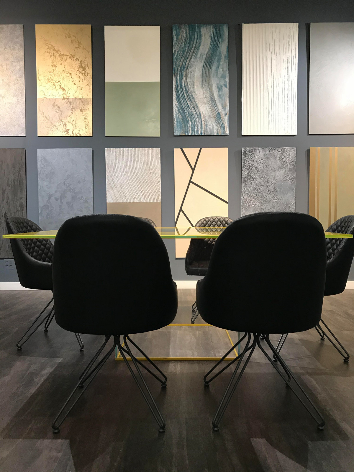 Showroom & Texture