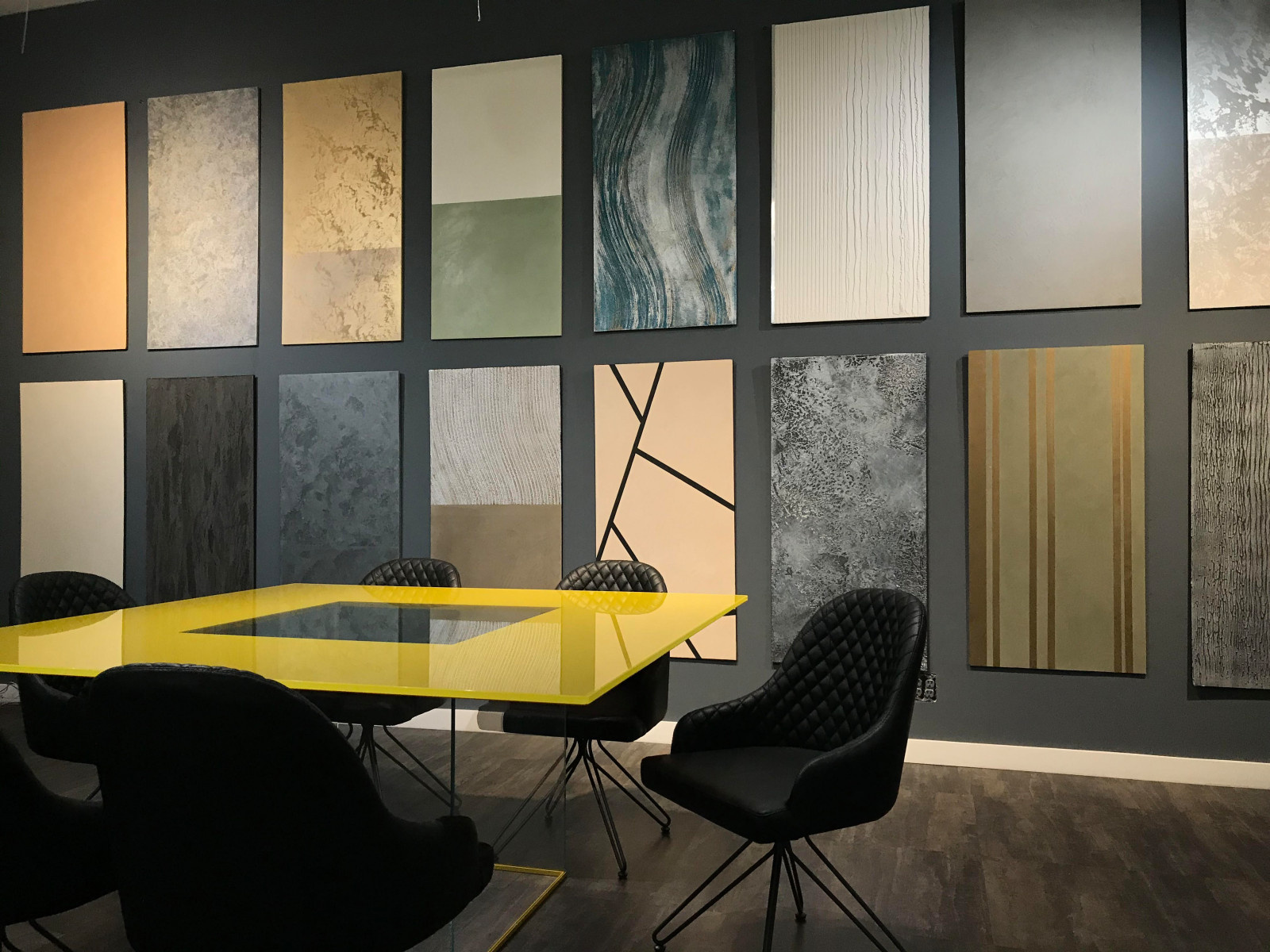 Showroom & Texture